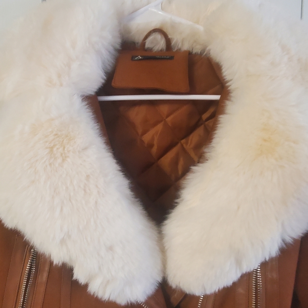 ANEWSTA COGNAC BROWN FAUX FUR NECK COLLAR. SMALL (4) EU 36. AVIATOR . Cropped. - Picture 4 of 8